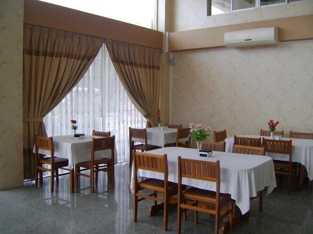 Royal Boss Hotel Yangon Esterno foto