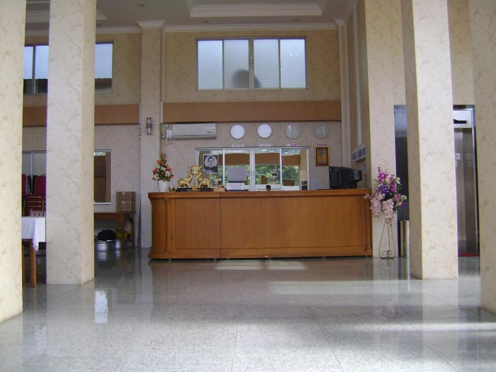Royal Boss Hotel Yangon Esterno foto